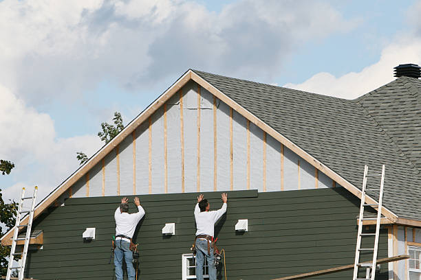 Professional Siding technician working in Rahway, NJ